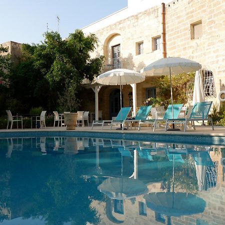 Village Knights Accommodation Żebbuġ Exteriör bild
