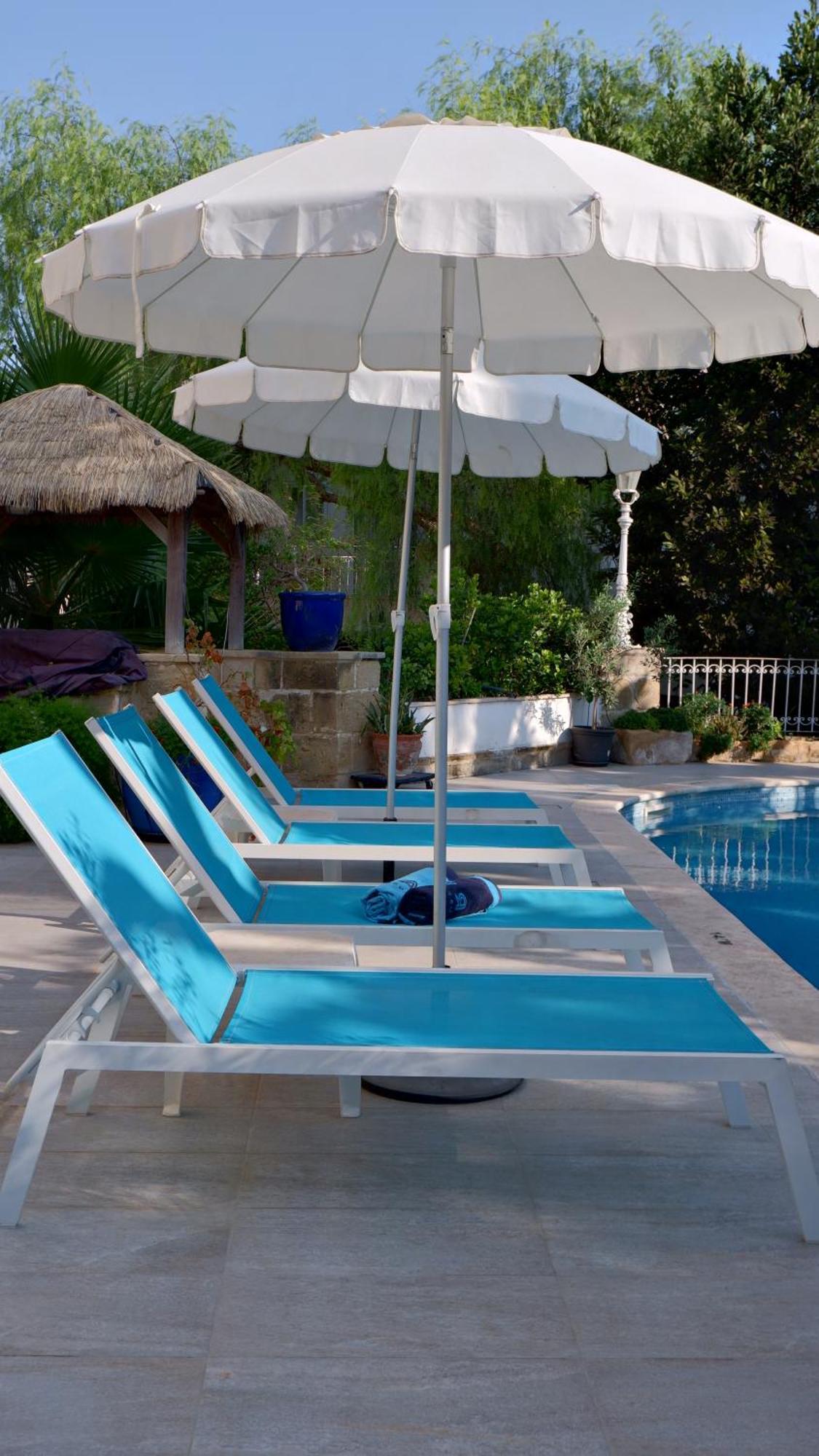 Village Knights Accommodation Żebbuġ Exteriör bild