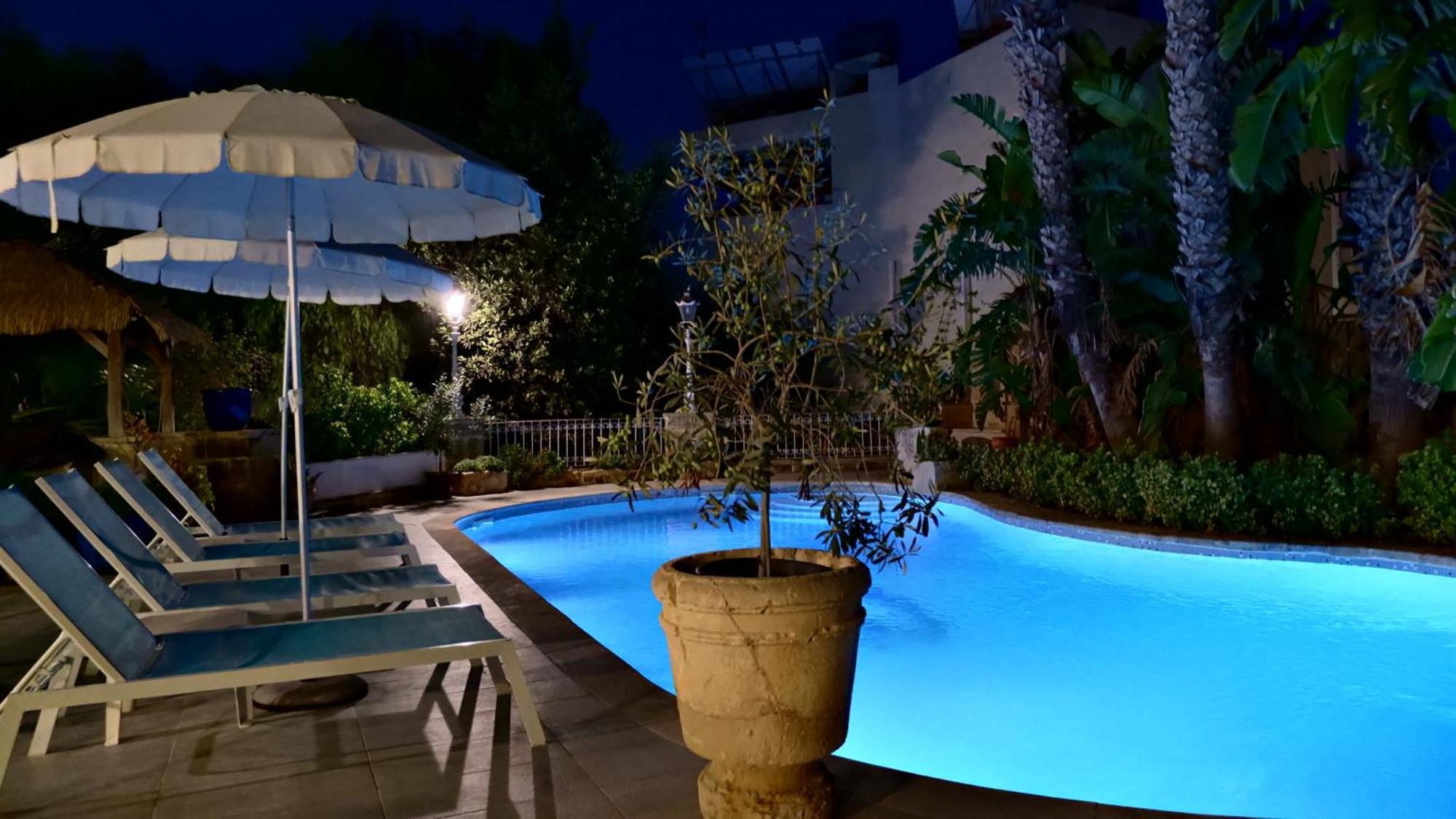 Village Knights Accommodation Żebbuġ Exteriör bild