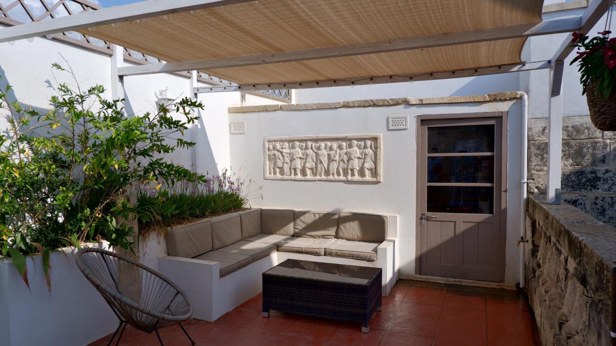 Village Knights Accommodation Żebbuġ Exteriör bild